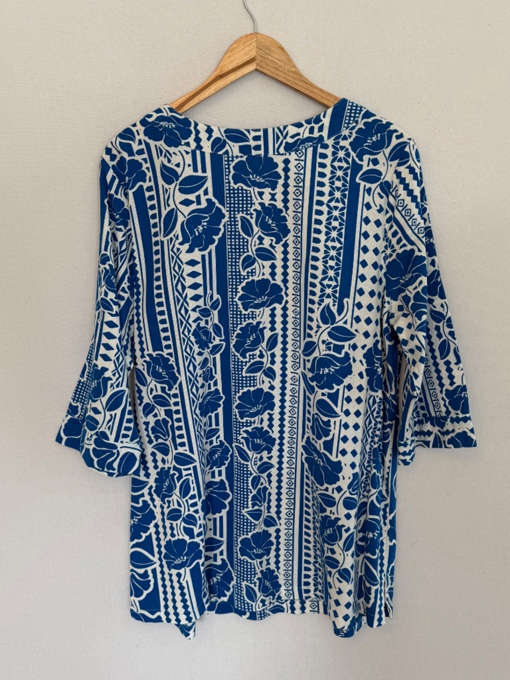 JESSICA LONDON Women’s 18W Blue Hawaiian Hibiscus Print Tunic Cover Up - Picture 2 of 7